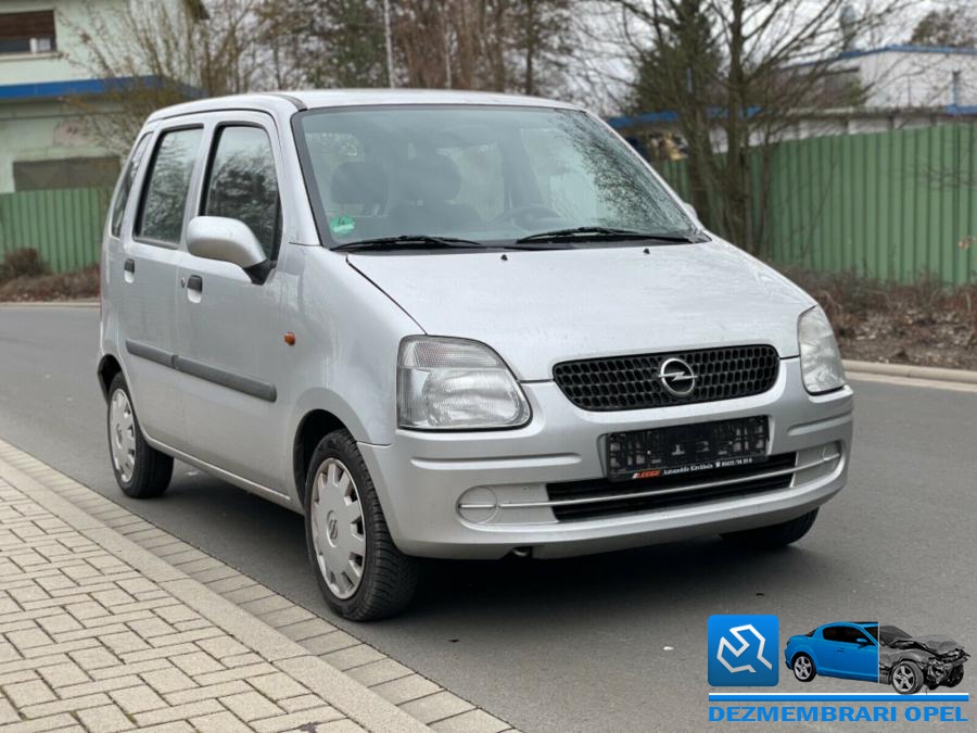 Bara fata opel agila a 2002