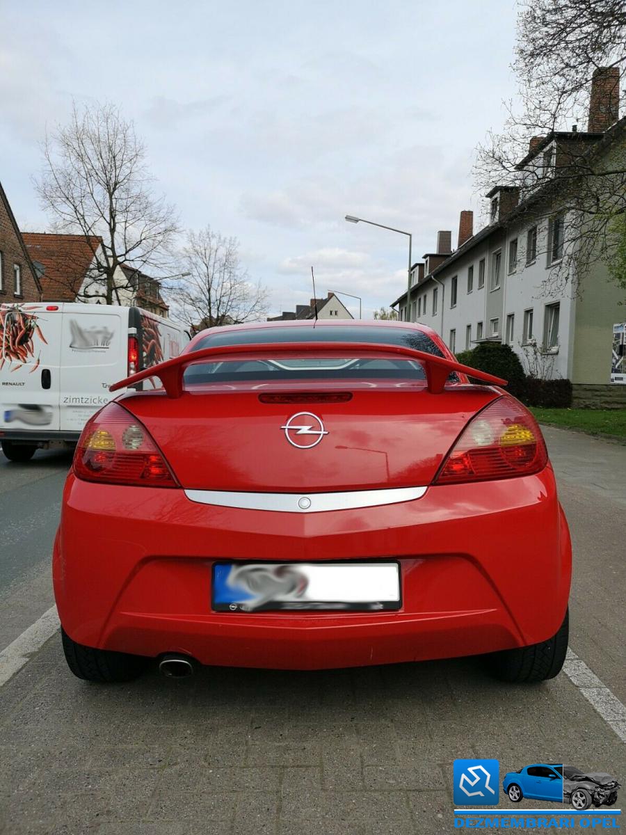 Bara spate opel tigra b 2005