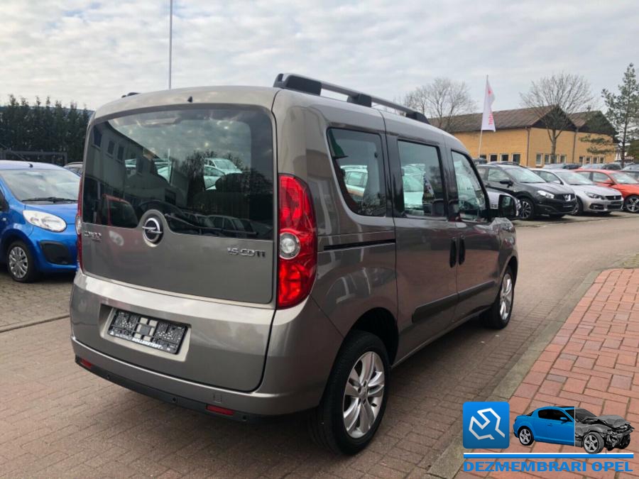 Luneta opel combo 2009