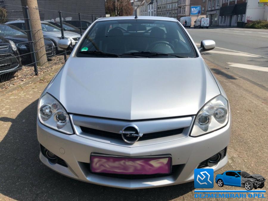 Luneta opel tigra b 2005