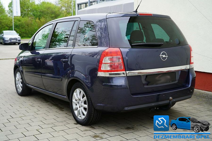 Luneta opel zafira b 2006