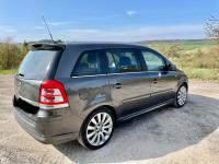 Bloc lumini opel zafira b 2009